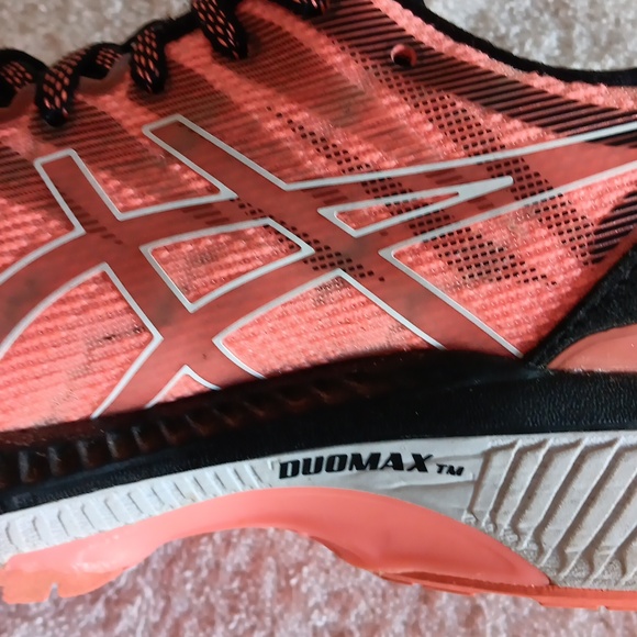 Asics Gel Jadeite Running Shoes - Picture 14 of 16